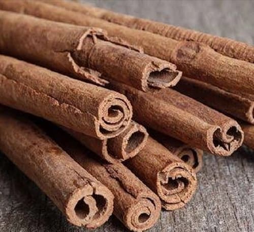 Premium Whole Cassia Cinnamon Sticks for Bulk Food Processing and Wholesale Packaging